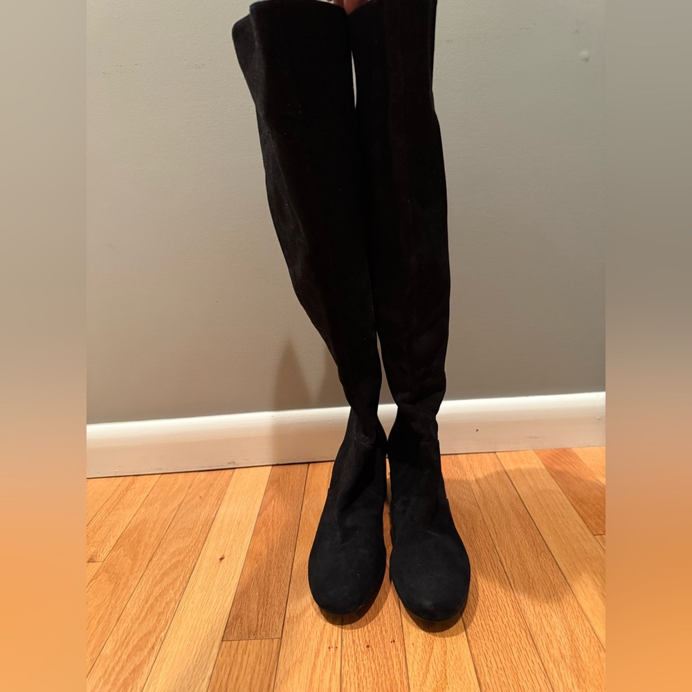 Elegant Nine West Black Over the Knee Women's Boots with Gold Accent.